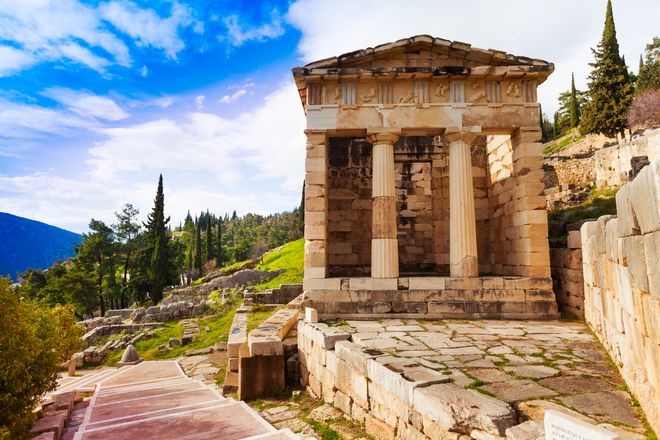 The Millenia Tour: Olympia, Nafplio, Mycenae, Delphi & Meteora gallery image 1