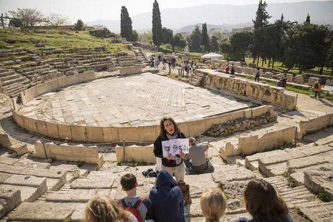 Héros en Herbe : Une Visite Mythologique en Famille gallery image 5