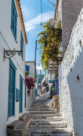 A Dazzling Day Trip to Hydra gallery image 3